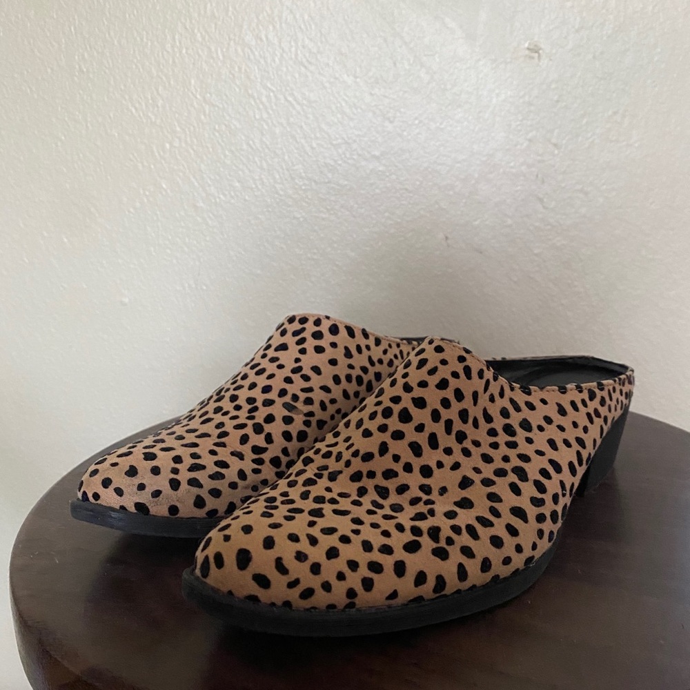 Cheetah Quipid Mules - Picture 3 of 3